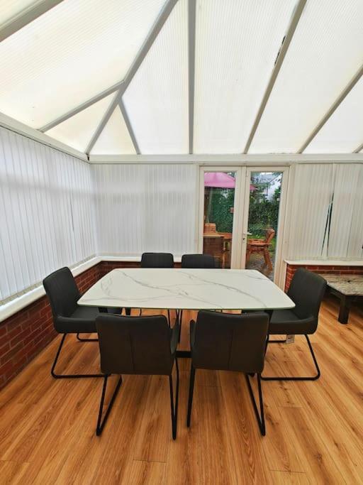 Appartement Luxury 5-Bed House Near Nec & Bhx à Solihull Extérieur photo